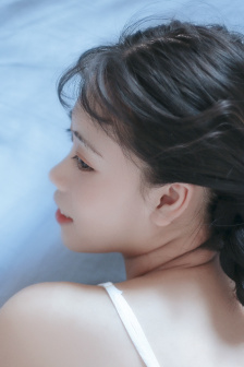 《年轻女教师4》免费观看